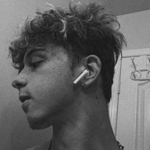 Meet your Posher, Cameron - Picture 1 of 1